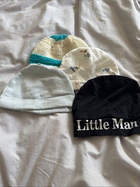 Bundle of 4 baby hats